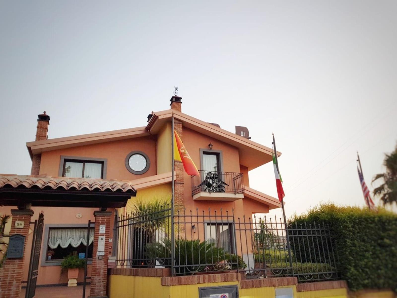 Hirschen Bed & Breakfast 3*